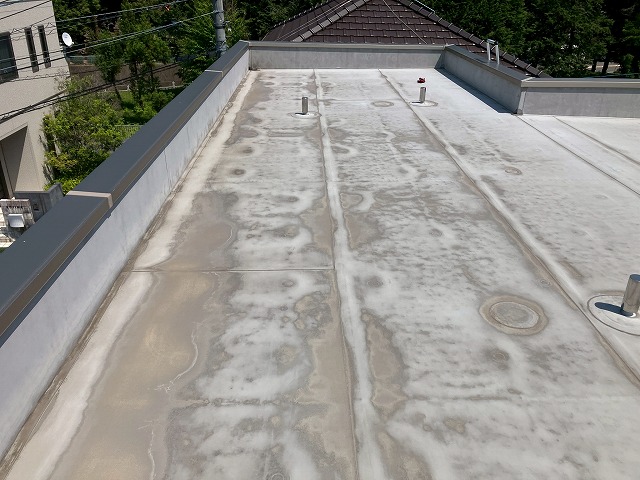 岐阜市で大雨で雨漏りする屋上の塩ビシート防水！ウレタン防水の補修を提案